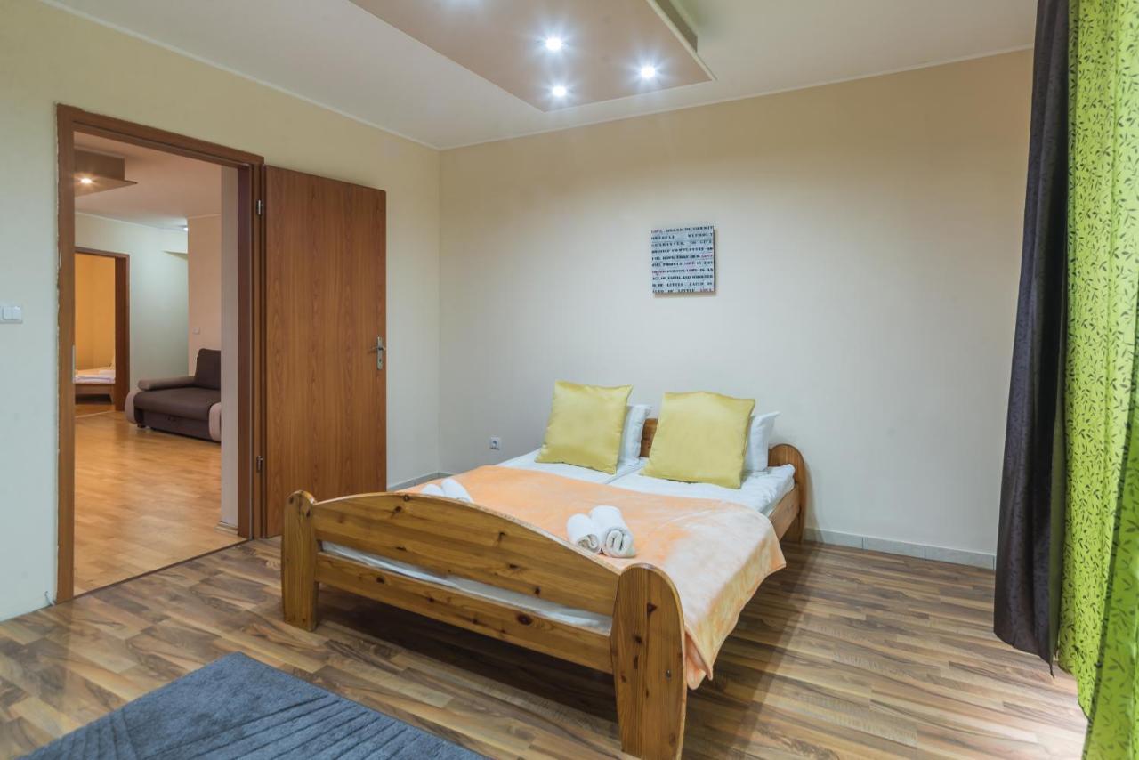 Aqua Line Apartmanház Hajduszoboszlo Ngoại thất bức ảnh