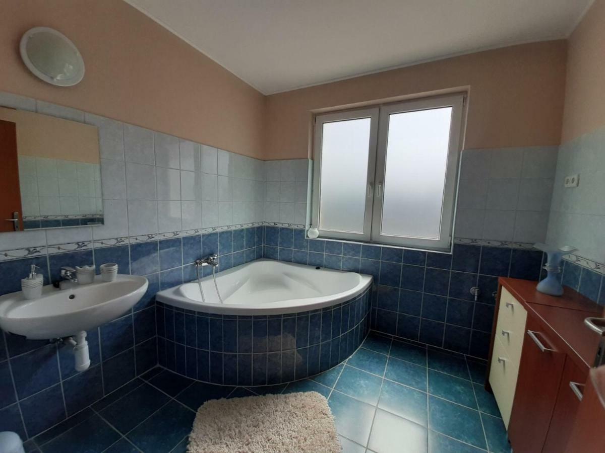 Aqua Line Apartmanház Hajduszoboszlo Ngoại thất bức ảnh