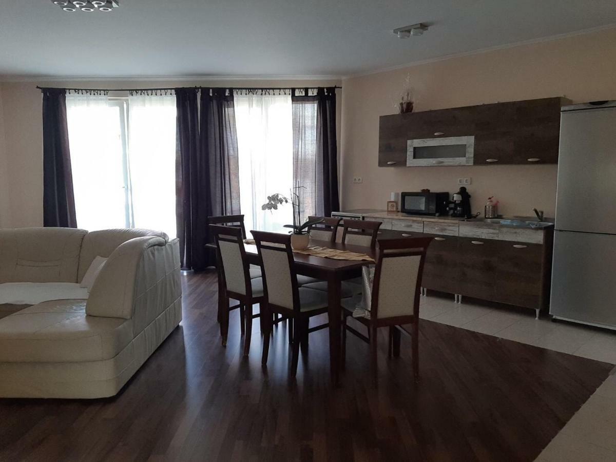 Aqua Line Apartmanház Hajduszoboszlo Ngoại thất bức ảnh
